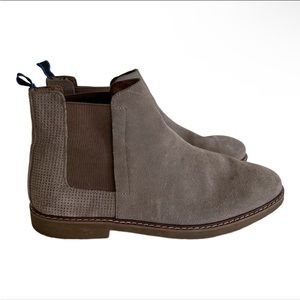 Steve Madden Hilow Suede Chelsea Boot in taupe Size‎ 11 M